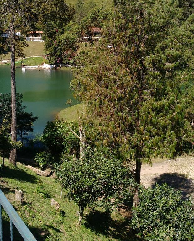 Villa Las Cabanas Castillos Del Lago à Guatapé Extérieur photo