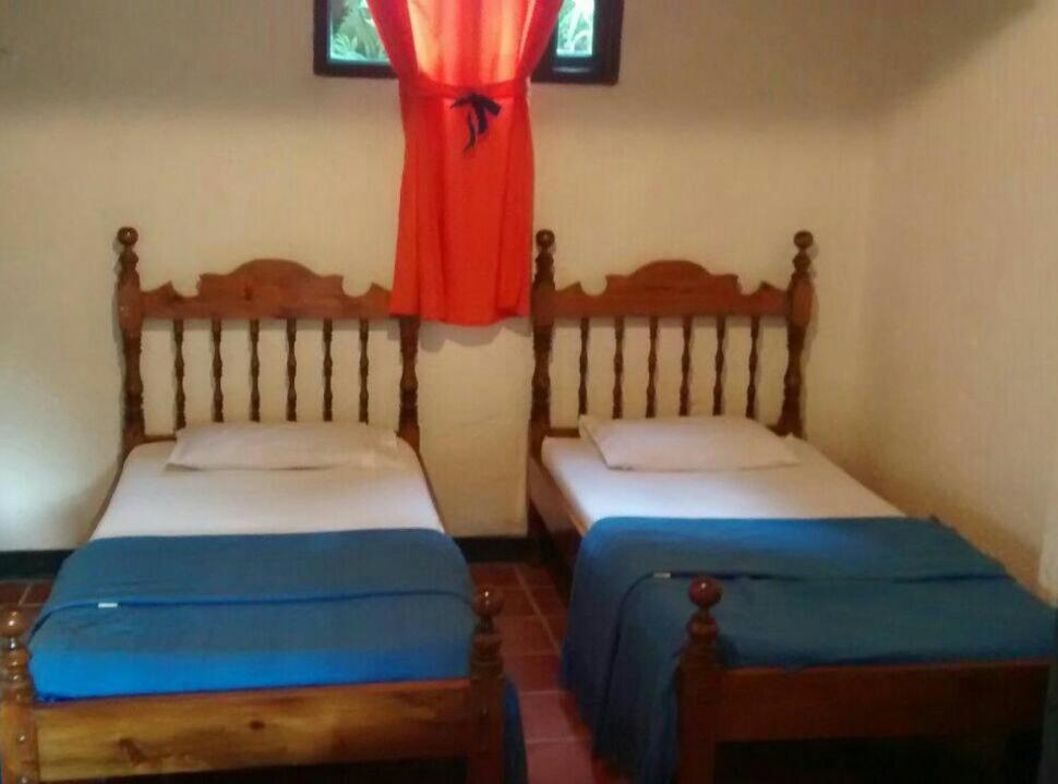 Villa Las Cabanas Castillos Del Lago à Guatapé Extérieur photo