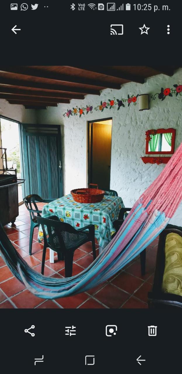 Villa Las Cabanas Castillos Del Lago à Guatapé Extérieur photo