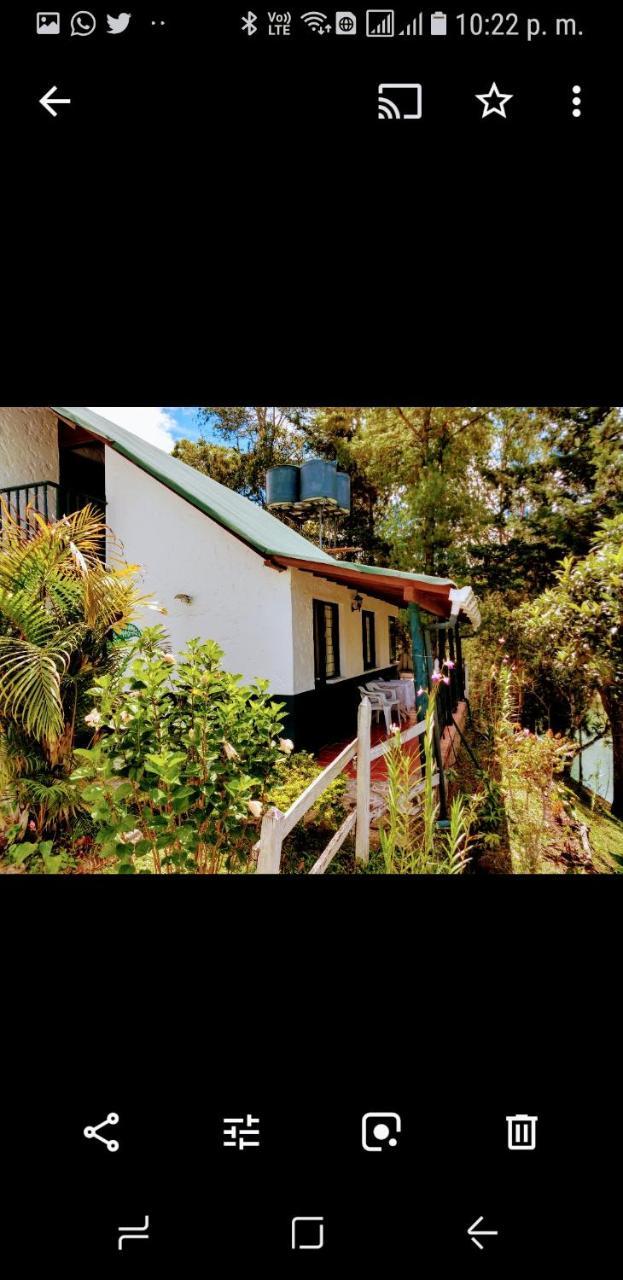 Villa Las Cabanas Castillos Del Lago à Guatapé Extérieur photo